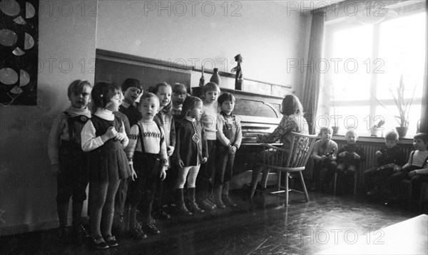 This colliery kindergarten with lots of music and paintings by Ruhrkohle AG