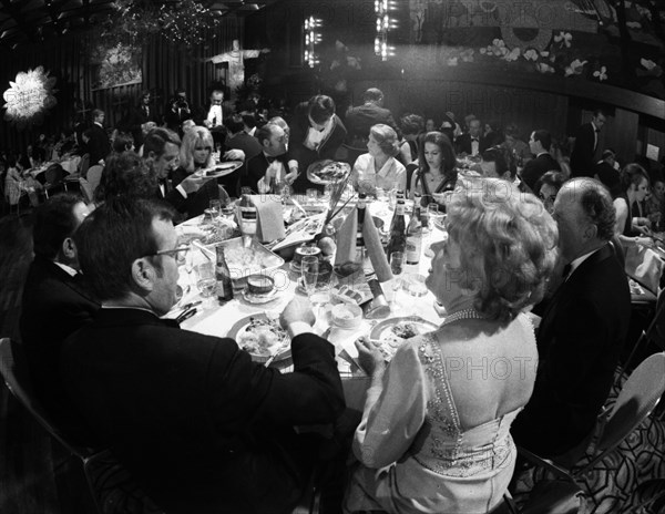 Banquet and ball at the Duesseldorf Hilton Hotel in 1966 accompanied by protest with reference to misery and terror in Brazil