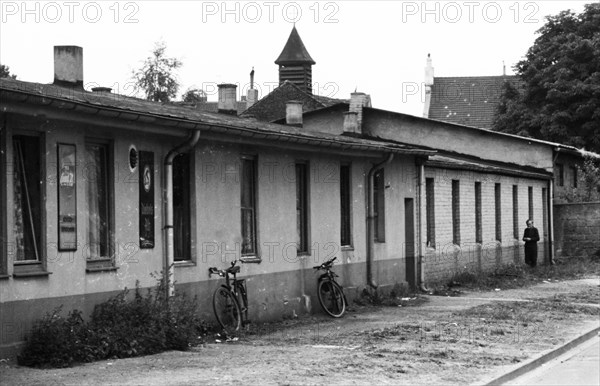 The report in a daily newspaper in Duesseldorf in 1968 about rent-seeking by Turkish workers aroused the pastor of the Protestant church. The report in a daily newspaper in Duesseldorf in 1968 about the rent control of Turkish immigrant workers aroused the pastor of the Protestant church