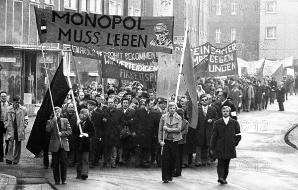A workers' meeting in the wash-house of the Monopol colliery on 18 November 1973 in Kamen was replaced by a demonstration against the closure of the colliery
