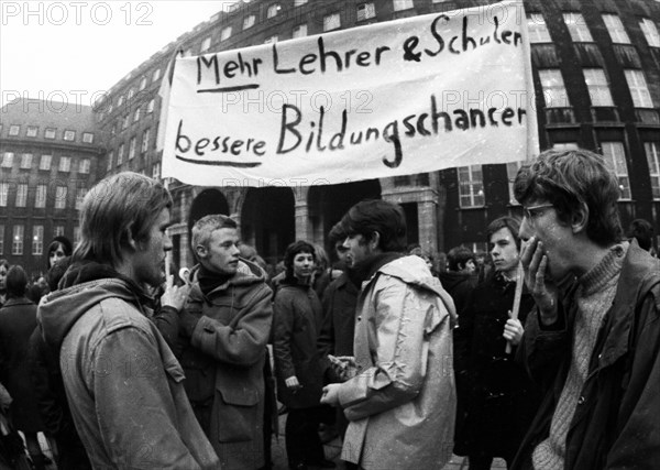 Students in the Ruhr area in the years 1965 to 1971 demonstrated in the Ruhr cities of Dortmund