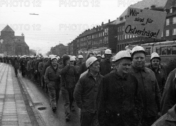 The detente policy of Willy Brandt and his SPD-FDP coalition was controversial. Spontaneously