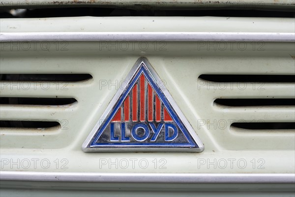 Logo of the former automobile company LLoyd