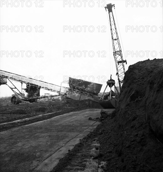 Dumps of coal and coke characterised the Ruhr district at the end of the 1960s and were thus a symbol of the coal crisis