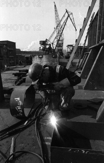 Work at the Port of Hamburg and Howaldtswerke Hamburg