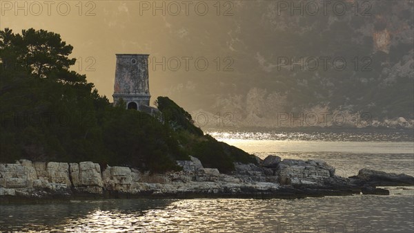 Round Venetian Lighthouse
