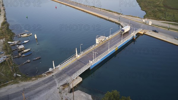 Closed swing bridge