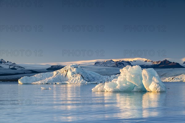 Joekulsarlon glacier lagoon