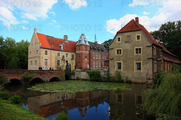 Senden moated castle