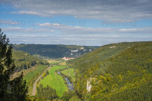 Panorama from Knopfmacherfelsen into the upper Danube valley