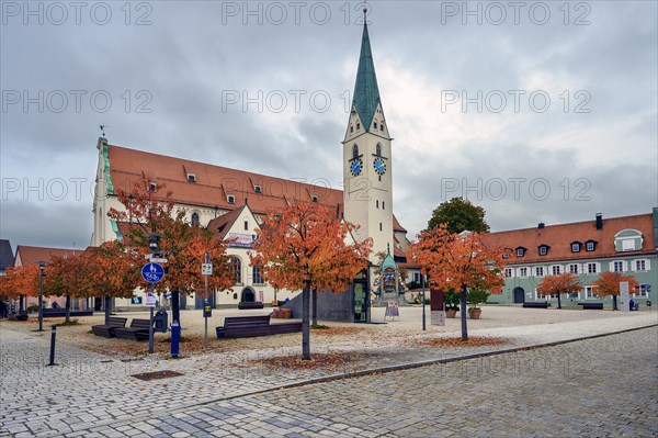 Autumnal St.-Mang Square with St.-Mang Church in Kempten