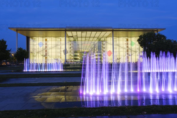 Illuminated fountain in front of the Paul Loebe House