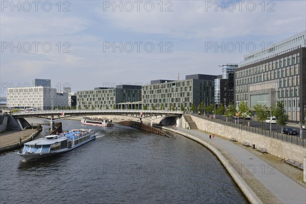 Excursion boats on the Spree