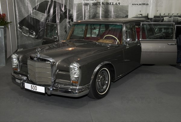 State Car Representation Vehicle Oldtmer Classic Car Mercedes Limousine 600 W 100