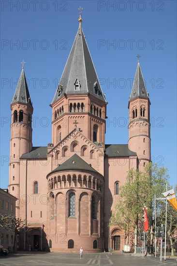 St. Martin Cathedral and Liebfrauenplatz