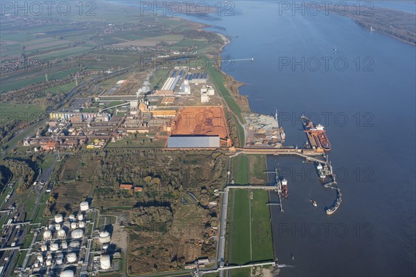 Aerial view of the Seaport Stade and Aluminium Oxid Stade GmbH