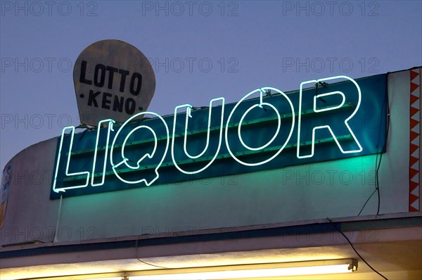 Liquor Store Sign in San Diego