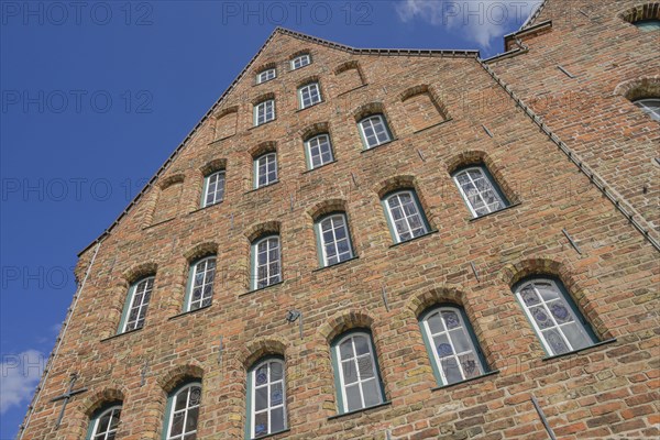 Salt store houses