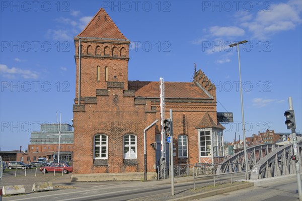 Bridge house at the swing bridge