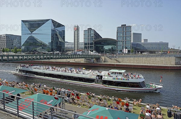 Beach bar on the banks of the Spree