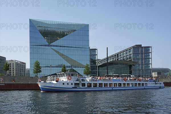 Excursion boat on the Spree