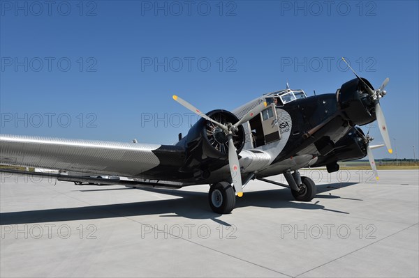 Propeller plane