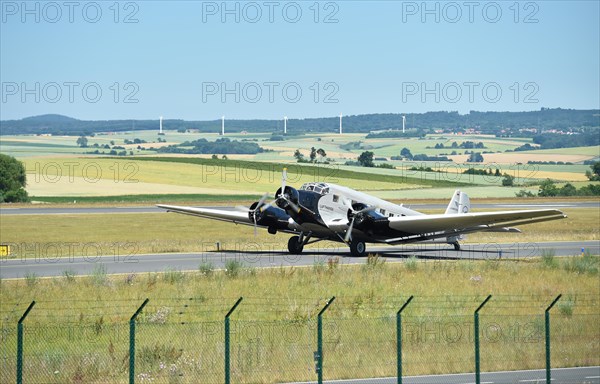 Propeller plane