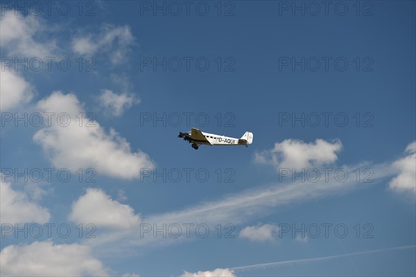 Propeller plane