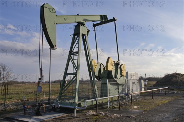 Pump for extracting oil in the Kirchwerder Wiesen nature reserve in Hamburg's Vier- und Marschlanden. Kirchwerder