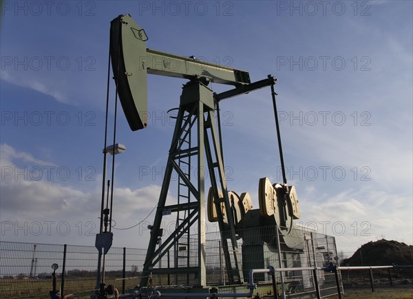 Pump for extracting oil in the Kirchwerder Wiesen nature reserve in Hamburg's Vier- und Marschlanden. Kirchwerder