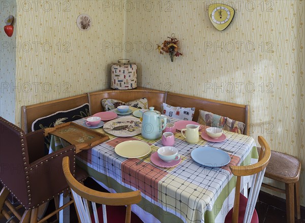 Dining table with Melitta tableware from the 1950sm