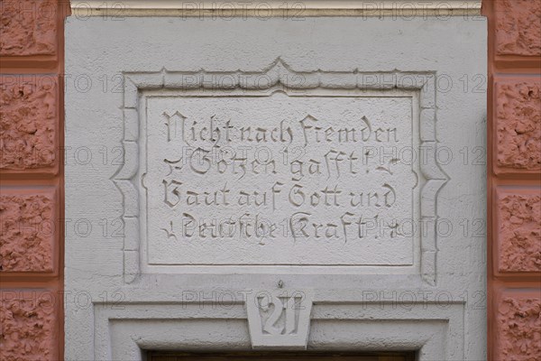 Saying on a house from 1924