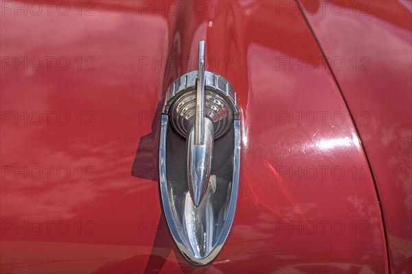 Decoration on the radiator bonnet of the Chevrolet Belair