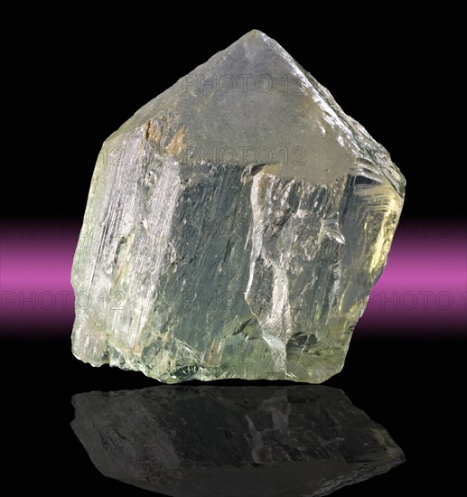 Spodumene variety Kunzite