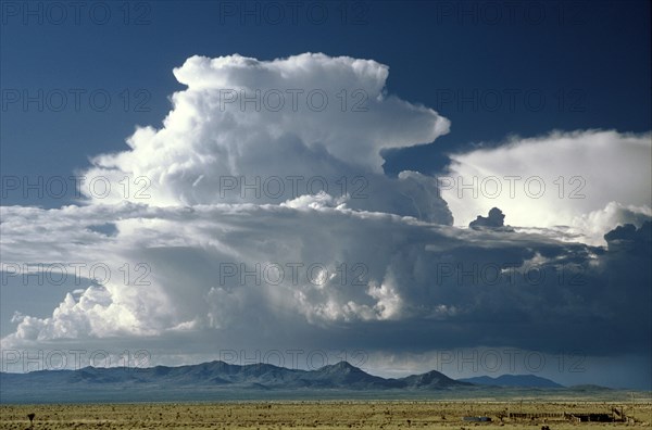 Cumulonimbus capillatus Clouds