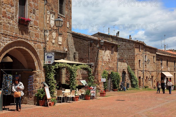 Palazzo Pretorio and houses in Piazza Pretorio in the village of Sovana