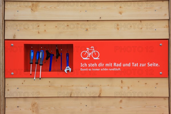 Bicycle repair station in self-help