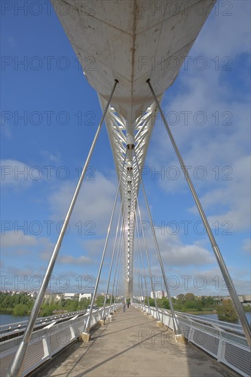 Modern construction of the Puente Lusitanos built in 1992 in Badajoz