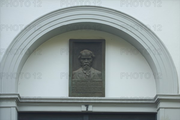 Monument to painter and writer Kaspar Koegler 1838-1923