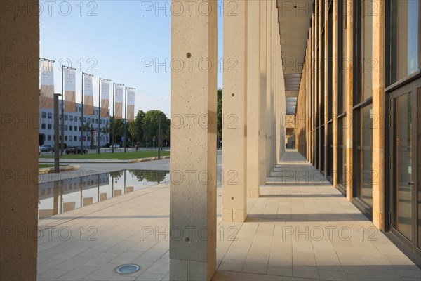 Forecourt and colonnade at the RheinMain CongressCenter