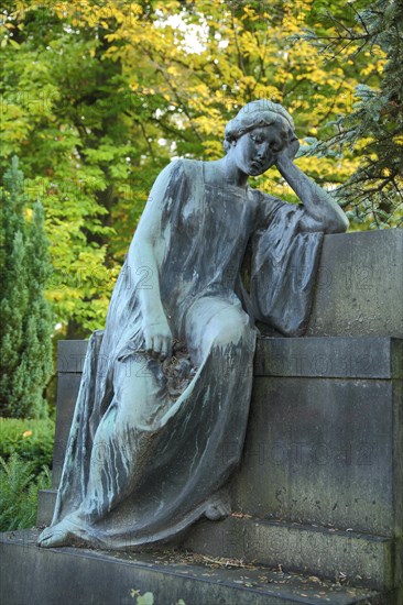 Figure at the grave