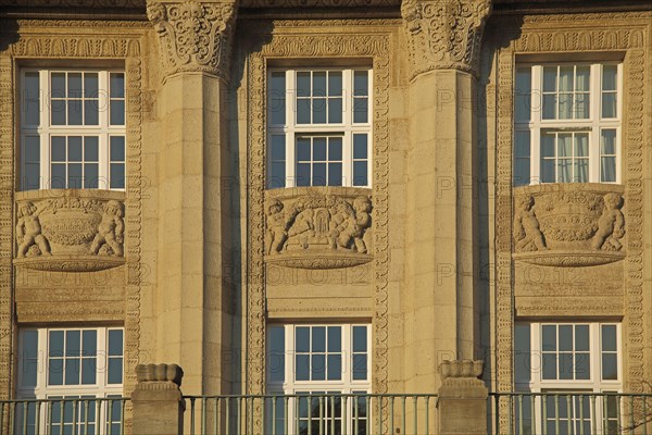 House wall and columns with fluting from the Kaiser-Friedrich-Bad