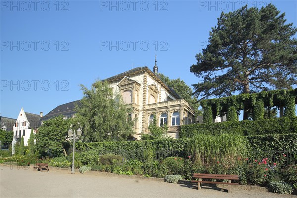 Villa on the square of Montrichard in Eltville