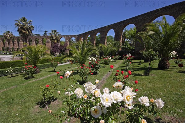 Acueducto with garden in Plasencia