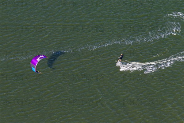 Kitesurfer