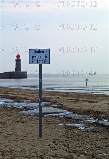 Bremerhaven lido in winter