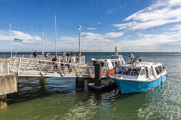 Ferries to Cap Ferret at Arcachon jetty