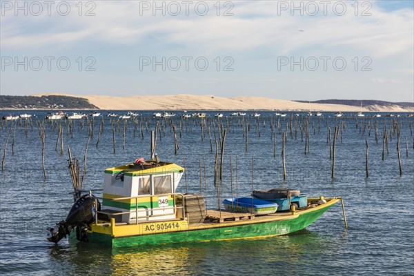 Oyster boat for oyster farming in Cap Ferret