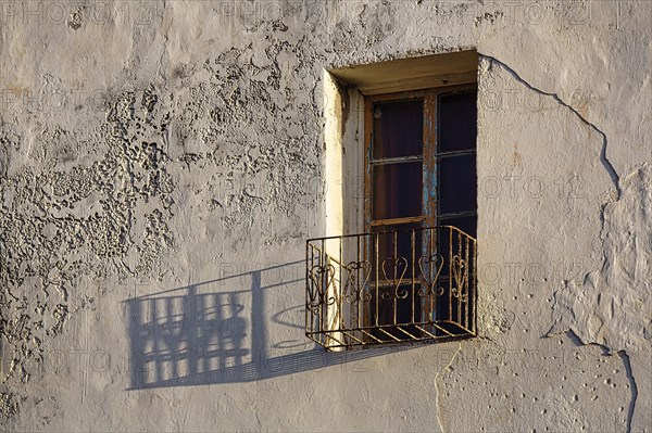 Peeling facade