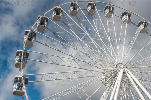 The solar-powered Ferris wheel at the Colmar Christmas market in 2022. Alsace